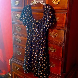 Very cute size medium billabong sun dress. Floral pattern. Gently used.